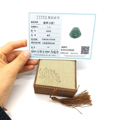 Caractéristique régionale Collier de Bouddha en jade poli avec certificat