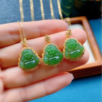 925 Nephrite vert incrusté en argent Jade Riant Bouddha Collier Pendentif avec pierres cristallines et petite taille