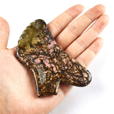 Outil à base de gua-sha de pierre de rhodonite personnalisable Masseur de visage rose et noir pour soulager le cou / épaule / dos / jambe