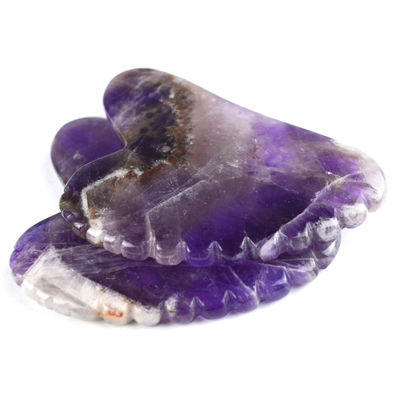 2024 Les outils de massage les plus en vogue Forme de cœur Améthyste naturel Gua Sha avec des dents Logo personnalisé Guasha Body Self Skin Care