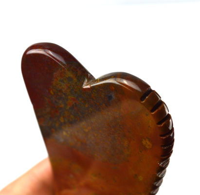Fonction de massage musculaire 2024 Mookaite rouge naturel chaud Jasper Gua Sha Massageur Logo personnalisé Soins de la peau Anti-vieillissement Guérison des pierres Scraping outils de massage