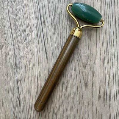 L'outil de massage au jade vert avec poignée en bois pour logo personnalisé disponible