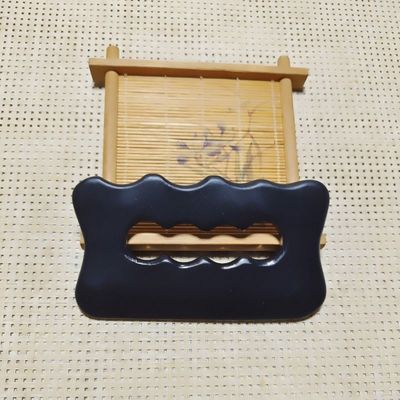 La planche de Bian Stone Gua Sha est l'outil de massage parfait pour la santé du corps.