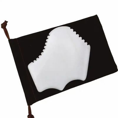 Propriétés de conception de la carte Gua Sha de jade blanc naturel pour le massage facial et la thérapie de rasage