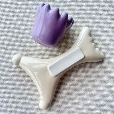 OEM/ODM Ceramique en forme de X Gua Sha Scraping Massageur Salon de beauté Essentiel pour la relaxation du visage
