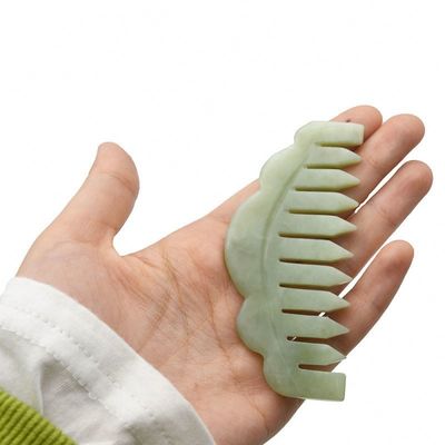 Peigne de cheveux en pierre de jade naturel Peigne de massage Gua Sha Peigne de massage avec propriétés de dégagement de méridien Image parfaite