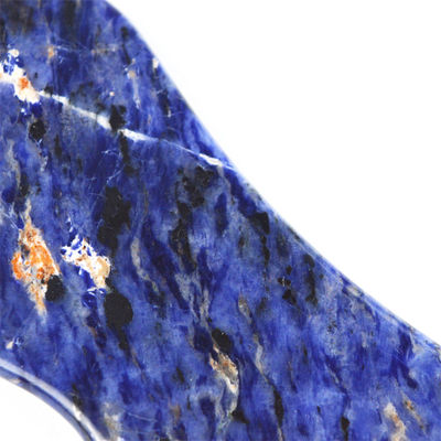 2024 Tendance la forme des lèvres bleu Sodalite Stone Gua Sha Scraping Massager pour la beauté de la peau du visage dans l'équipement de massage du corps