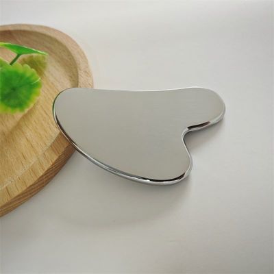 Logo personnalisé Outil de soins de la peau en acier inoxydable En forme de cœur Gua Sha Board pour le lifting du visage Massageur métallique