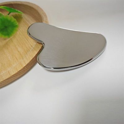 Logo personnalisé Outil de soins de la peau en acier inoxydable En forme de cœur Gua Sha Board pour le lifting du visage Massageur métallique