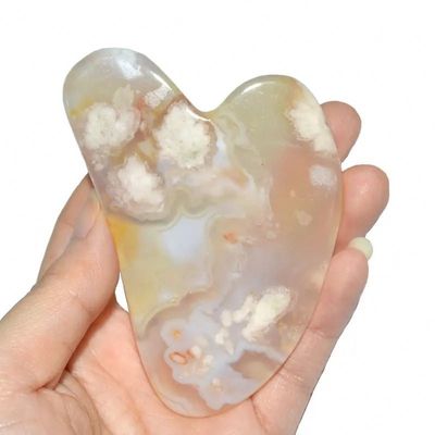 Cherry Blossom Agate Forme de cœur Gua Sha Board Massage de soins de la peau Outil de massage pour la physiothérapie infrarouge