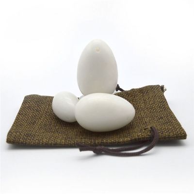 Corps 45*30mm Ovule Yoni de jade blanc ensemble de muscles vaginaux et pierres de guérison pour l'exercice de Kegel