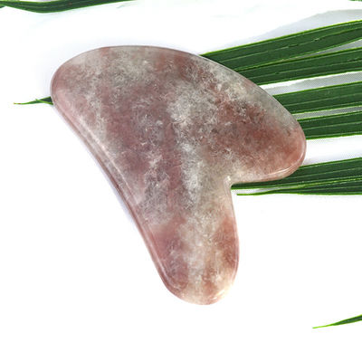2024 Fraise naturelle cristalline de jade Gua Sha forme de cœur Massage du visage grattage Guasha planche pour la zone de massage de tout le corps