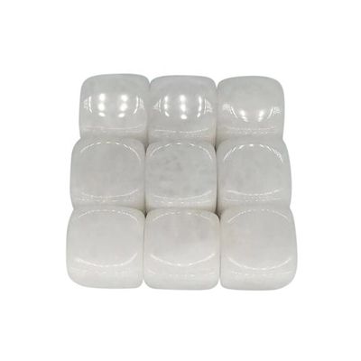 Un ensemble de cadeaux en pierre de whisky en jade parfait pour les hommes et les femmes qui veulent améliorer leur expérience de boisson.
