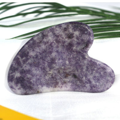 Équipement de massage corporel en forme de cœur naturel pierre violette Gua Sha planche de rasage pour la relaxation musculaire et le spa de santé de la peau