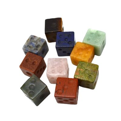 Prenez vos mains sur Gemstone 15mm Cube Dice Un must-have pour tout amateur de jeux