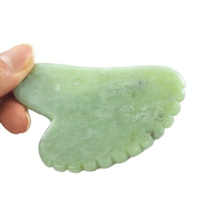 Outil de massage corporel en forme de cœur naturel Xiuyan Jade Gua Sha Scraping Board pour la beauté du visage et le soin de la peau