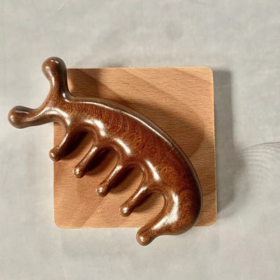 Équipement de massage de la tête 2023 bois de santal naturel Gua Sha Peigne de massage du cuir chevelu Outil de Guasha en bois pour les soins capillaires et la relaxation de la tête