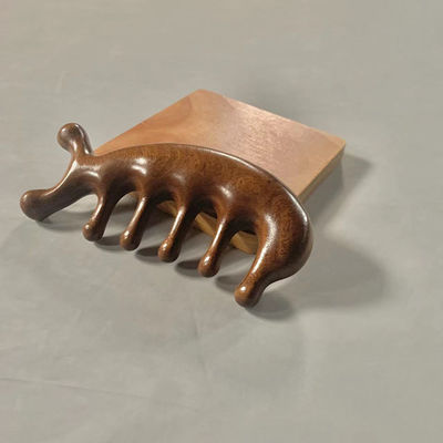 Équipement de massage de la tête 2023 bois de santal naturel Gua Sha Peigne de massage du cuir chevelu Outil de Guasha en bois pour les soins capillaires et la relaxation de la tête