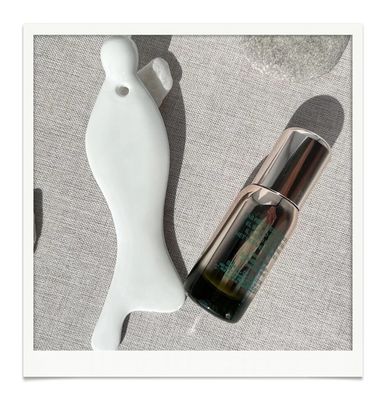 Outil de massage Gua Sha personnalisable Plaque de pierre de Guasha crémeuse pour le grattage des tissus mous sur les jambes arrière Les bras Cou Épaule SPA