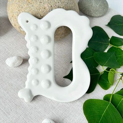 Outil de massage Gua Sha personnalisable Plaque de pierre de Guasha crémeuse pour le grattage des tissus mous sur les jambes arrière Les bras Cou Épaule SPA
