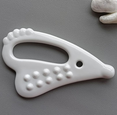 Soins personnels de la peau Spa Lifting du visage Massage de la forme du cœur Outil en céramique Gua Sha Guasha Stone pour le visage blanc
