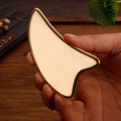 En forme de cœur d'or métal en laiton naturel Gua Sha grattage Guasha Massage facial spa pour le massage des acouphènes méridiens