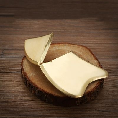 En forme de cœur d'or métal en laiton naturel Gua Sha grattage Guasha Massage facial spa pour le massage des acouphènes méridiens