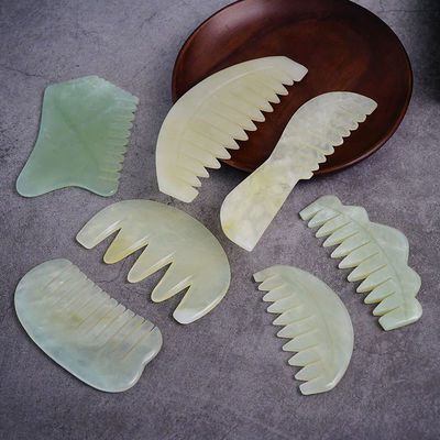 Thérapie d'acupuncture et massage du cuir chevelu Peigne naturel de cheveux en jade avec outils Xiuyan Jade Gua Sha