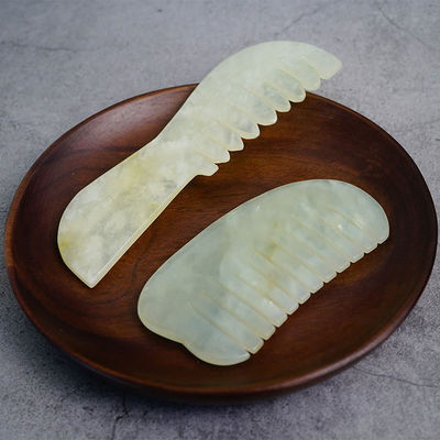 Peigne de massage du cuir chevelu en forme multiple Xiuyan Jade Gua Sha pour équipement de massage de la tête