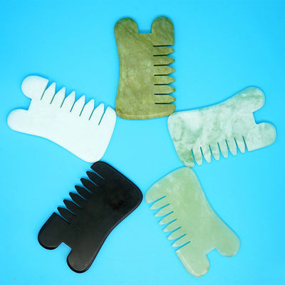 Naturel vert Xiuyan Jade Gua Sha Peigne de massage du cuir chevelu Peigne de massage de tête en pierre Guasha pour les soins de santé des cheveux Salon de beauté