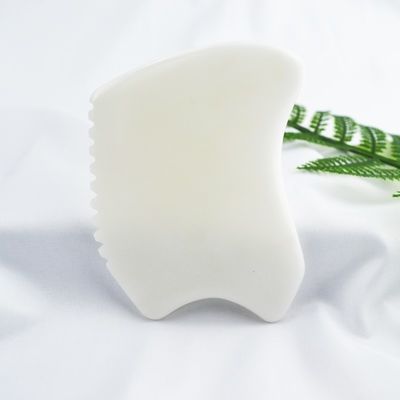 Massageur de corps le plus récent style pur naturel Jade blanc anti-âge Facial Gua Sha Board Gemstone Massage soin de la peau Jade Stone Guasha Outil