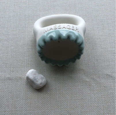 Équipement de massage corporel 2024 Blanc céramique Gua Sha rasage brosse de massage pour le cuir chevelu peigne de la tête thérapie et outil de beauté du visage