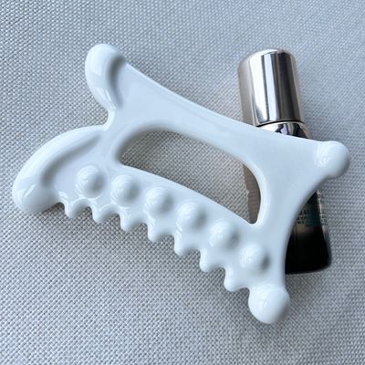 Styles de céramique Gua Sha pierre pour le massage musculaire sur le corps Cou visage auto soin de la peau Spa tout le corps relaxant