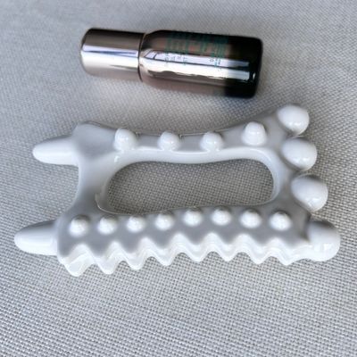 Logo personnalisé disponibleoutil de massage en céramique portable pour les produits de soins de santé