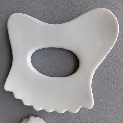 Logo personnalisé Disponibled Mini Ceramique Gua Sha Outil de massage Massage corporel pour le cou Visage et soins de la peau Spa lifting du visage