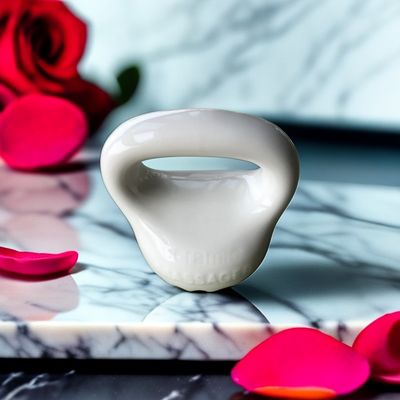 Relaxant le corps et le visage Le cuir chevelu Soins de santé personnels Outil de grattage de Gua Sha en céramique microcristalline avec logo personnalisé