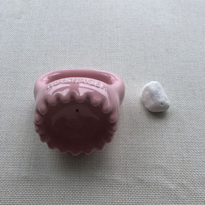 Équipement de massage corporel ménager en céramique Couleur rose Gua Sha Outil de massage du cuir chevelu avec poignée et spa Massageur de beauté relaxant