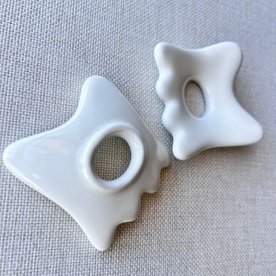 Équipement de massage corporel Mini Ceramic Gua Sha Massage Tablet pour le drainage lymphatique et le soin de la peau du visage
