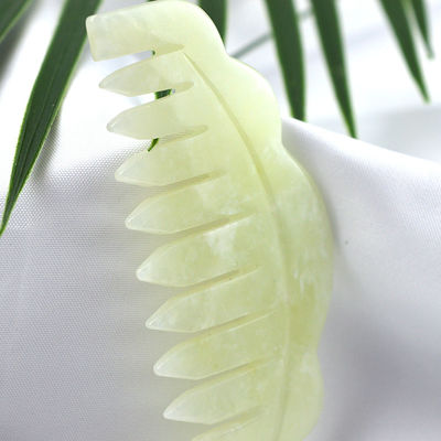 Peigne naturel Xiuyan Jade Gua Sha grattage de massage pour la thérapie de la tête et l'outil de traitement du cuir chevelu