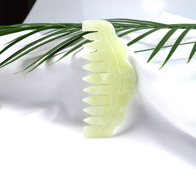 Le peigne de massage Xiuyan Jade mesure 9,2cm*4,6cm Taille Vert clair Favorise la circulation sanguine et améliore le sommeil