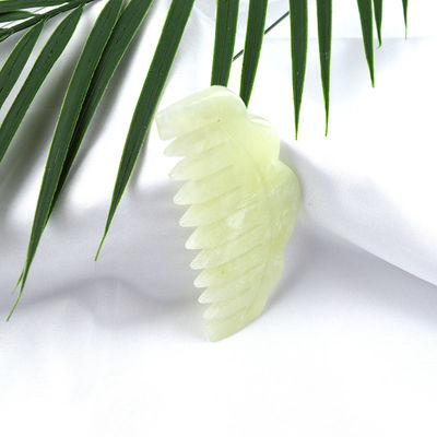Le peigne de massage Xiuyan Jade mesure 9,2cm*4,6cm Taille Vert clair Favorise la circulation sanguine et améliore le sommeil