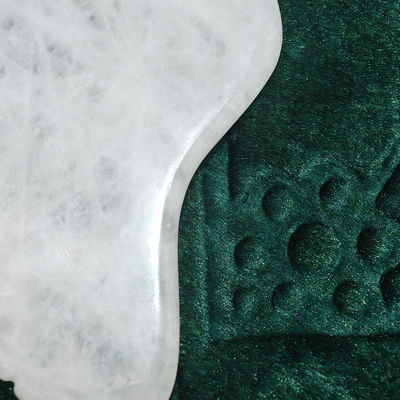 Outil d'auto-soins de la peau Jade Blanche Gua Sha Scraping Tableau de massage pour la fonction de masseur de corps 2024 Produit de tendance