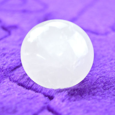 Quartz clair Gua Sha pour l'amincissement du visage et le décapage Massage de tout le corps Couverture 41 * 35 mm Forme de pierre de champignon naturel