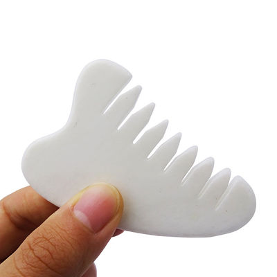 Zone de massage complet du corps Peigne de cheveux en jade blanc naturel Xiuyan Gua Sha Outils Massageur de cuir chevelu en jade pour soulager la tension du cuir chevelu