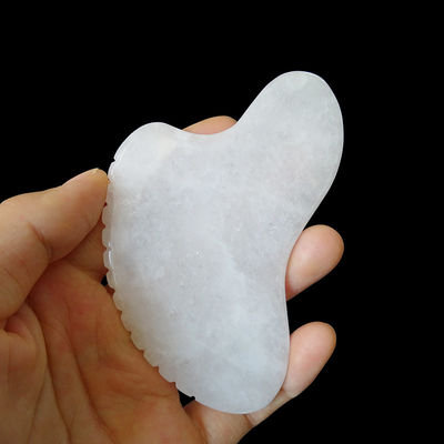 Logo personnalisé en forme de cœur de cristal en pierre de jade blanche Gua Sha Scraping Massage outil pour l'acupuncture thérapie masseur facial