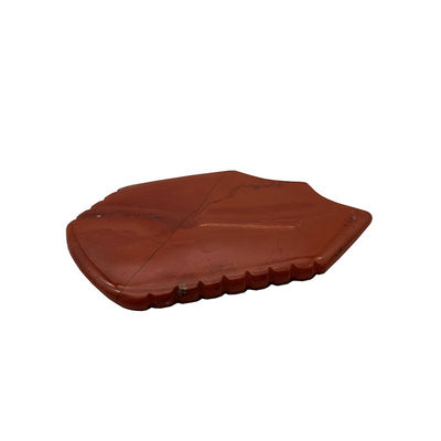 Le jaspe rouge pour le visage Guasha Levé la peau pour raffermir les mains naturelles Guérison de la main Jade Gua Sha Outil de massage du visage Portable et portatif