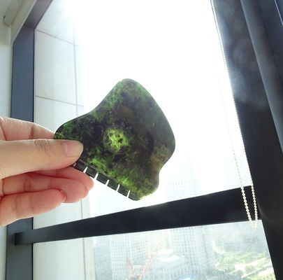 Pierre de jade naturelle Nanyang Noir-vert Guasha grattage massage Gua Sha pour activer le Qi et le dragage des garanties