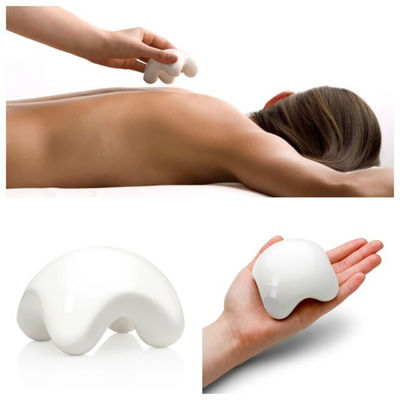 Découvrez le pouvoir de guérison traditionnel de l'outil facial en céramique Gua Sha pour détendre le corps