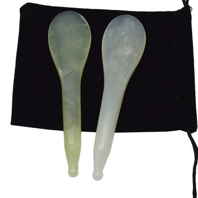 Un stylo de massage en point d'acupuncture en forme de cuillère jaune Xiuyan Jade Stick Eye Massager Pen avec et accepté service OEM / ODM