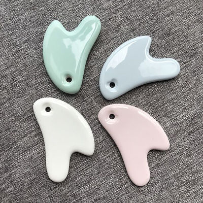 Tableau de massage en céramique en forme de cœur blanc Gua Sha Outils de massage du visage pour tous les types de peau